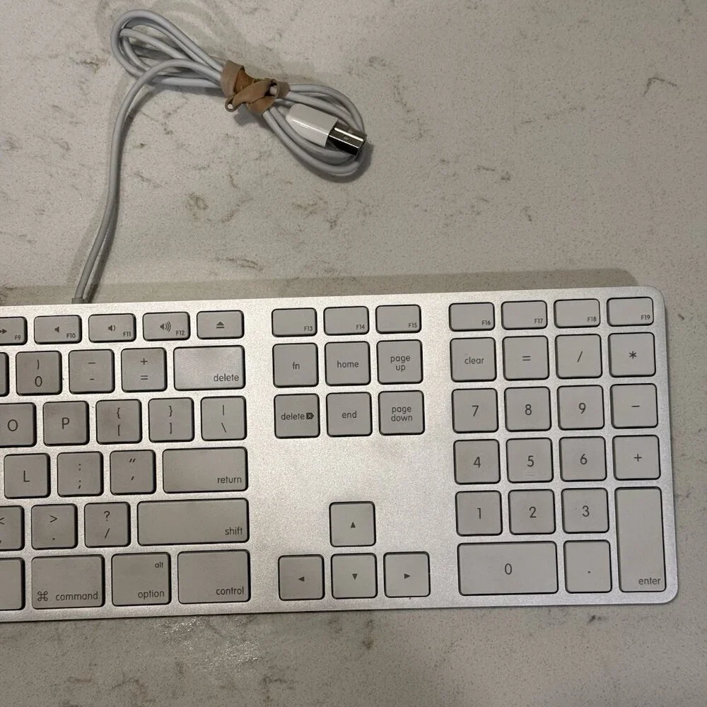 OEM Genuine Apple A1243 Wired USB Keyboard for iMac Mac Mini Mac Pro with Keypad